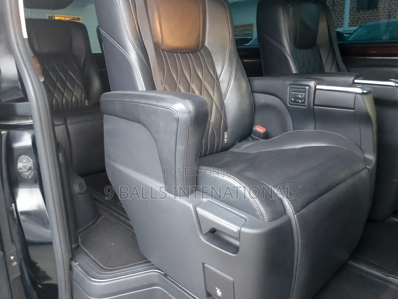 Toyota Granvia 2020 Black