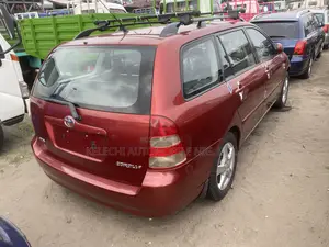 Toyota Corolla Liftback 2004 Red