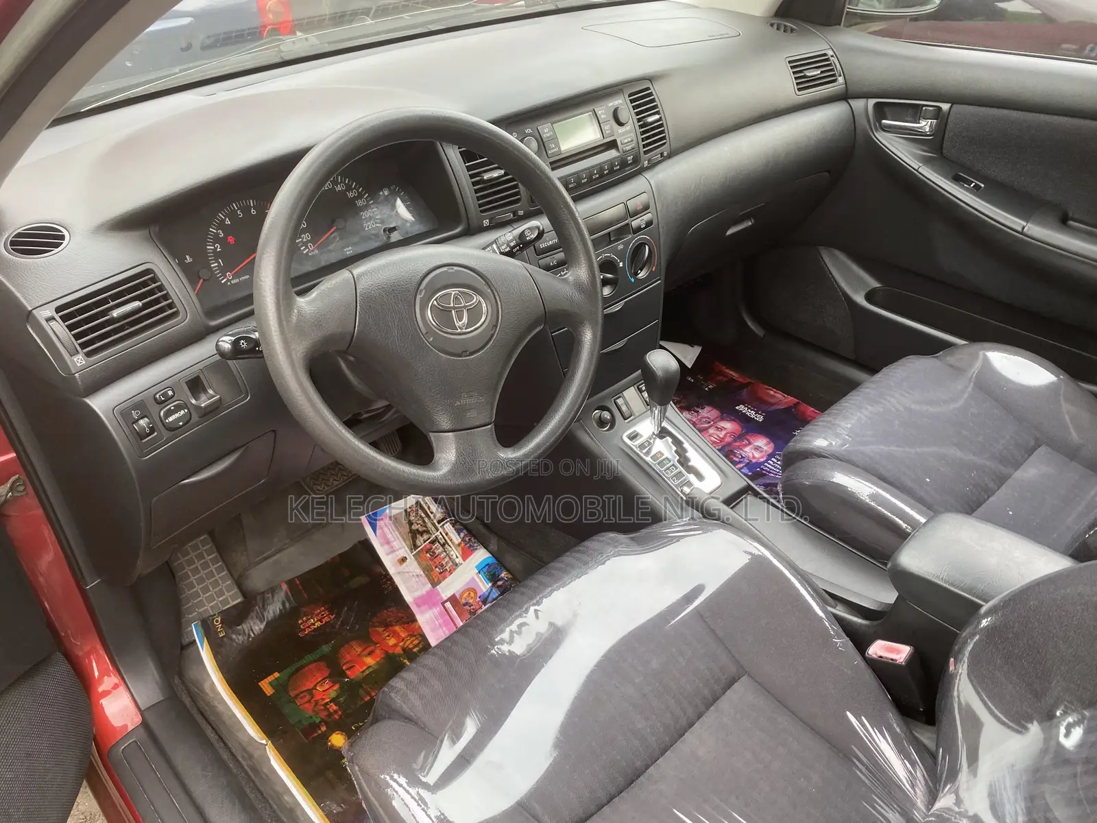 Toyota Corolla Liftback 2004 Red