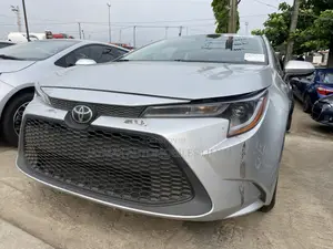 Toyota Corolla LE 2021 Silver