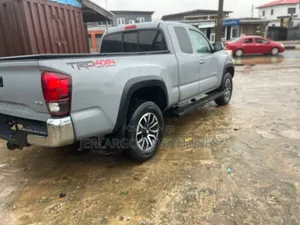 Toyota Tacoma TRD Off Road 2019 Blue