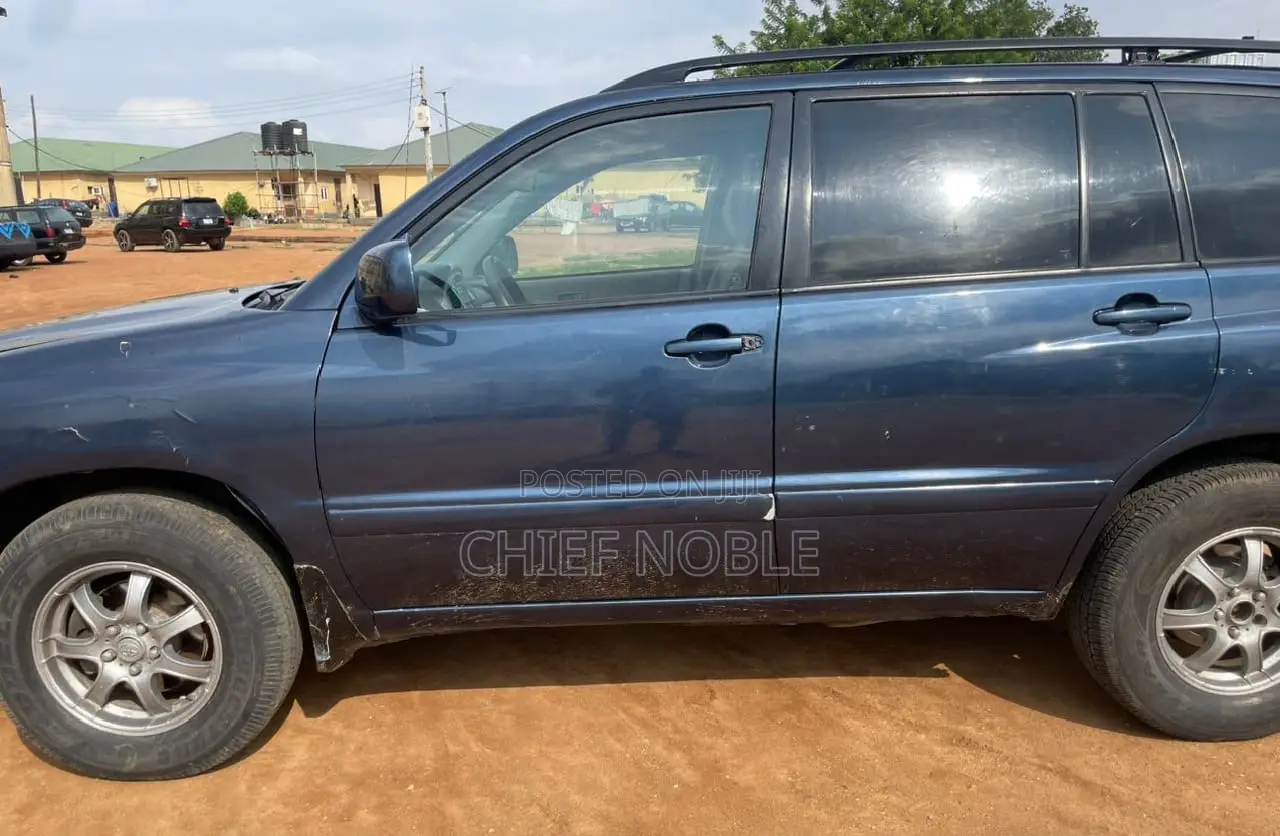 Toyota Highlander 2004 Blue