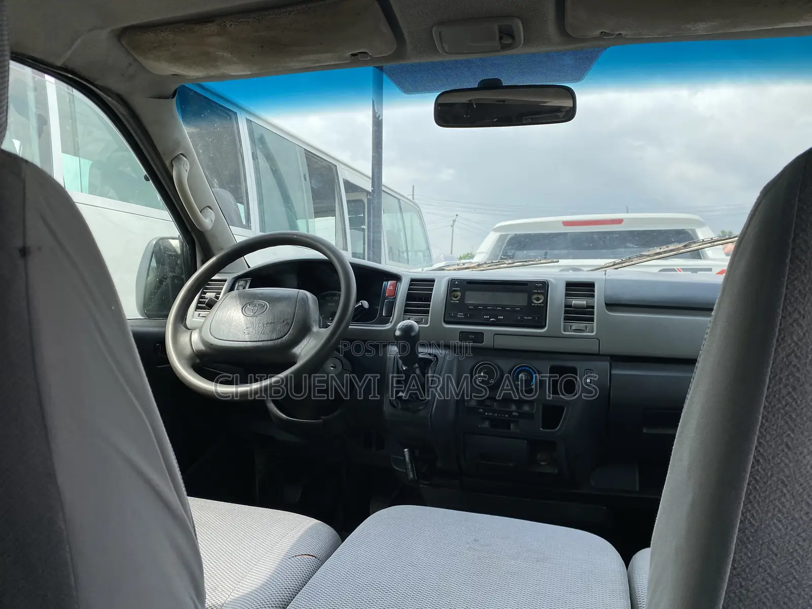 Toyota HiAce 2010 White