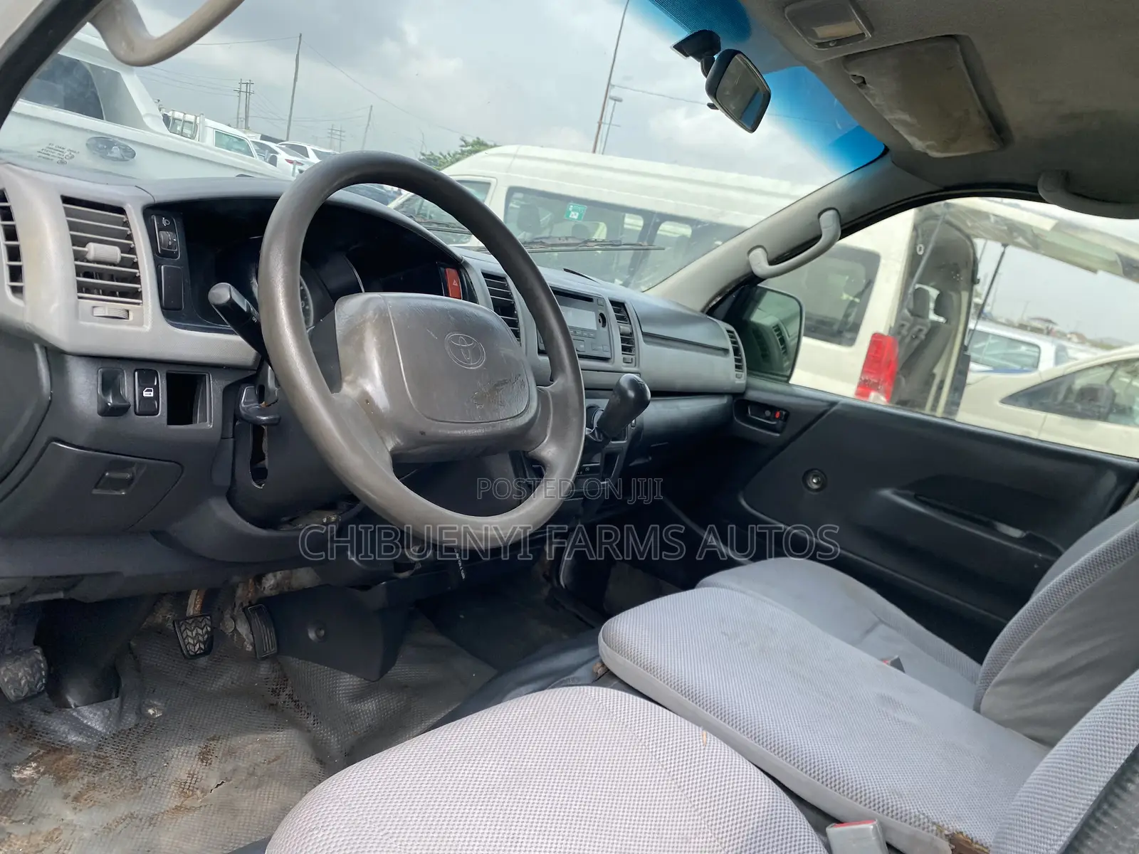 Toyota HiAce 2010 White