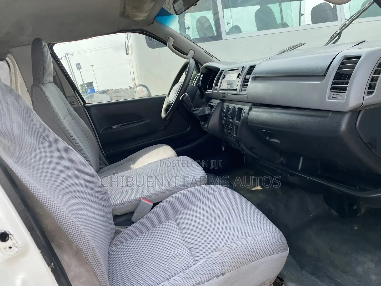 Toyota HiAce 2010 White