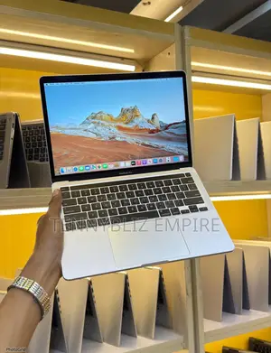 Laptop Apple MacBook Pro 2020 8GB Apple M1 SSD 256GB