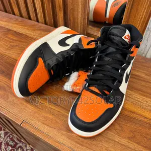 *Nike Air Jordan 1 High Shattered Board*