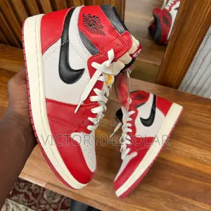 *Nike Air Jordan 1 High*