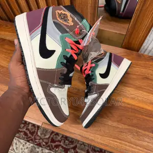 *Nike Air Jordan 1 High*