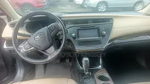 Toyota Avalon XLE Premium 4dr Sedan (3.5L 6cyl 6A) 2015 Gray