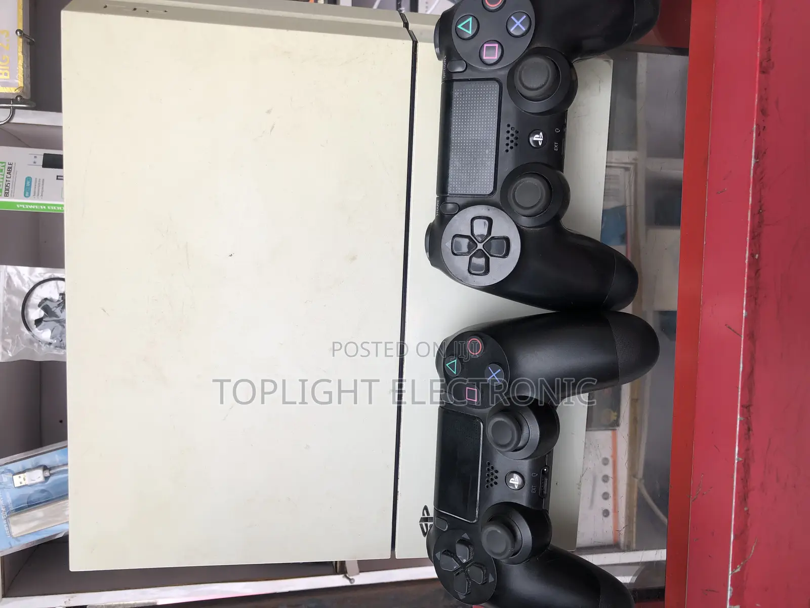 Ps4 Fat With 10 Games and 2 Pads