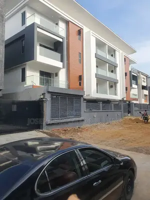 3bdrm Block of Flats in The Enclave, Lekki Phase 1 for sale