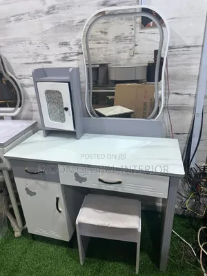 Quality Dressing Table and Mirror