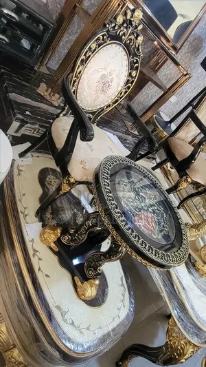 Quality Coffee Table 2chairs and a Table