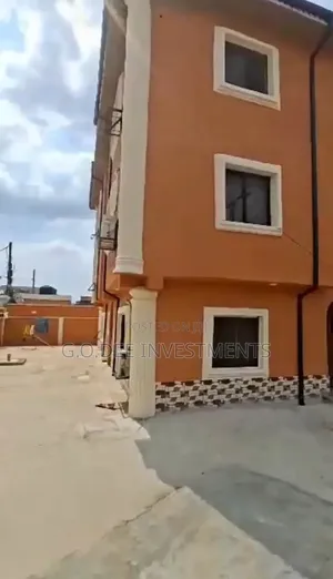 6bdrm Block of Flats in Off Ago-Palace Way for sale