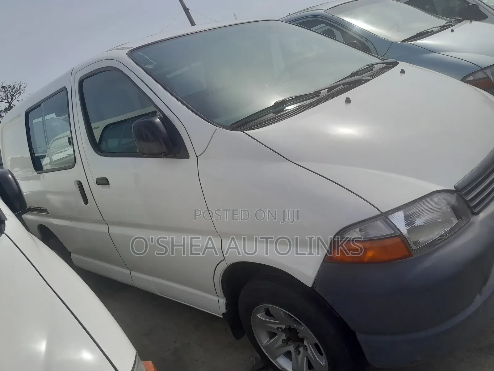 Toyota HiAce 2005 White