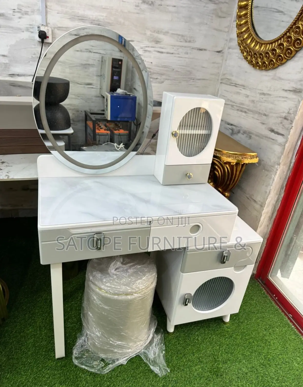 Luxury Mirror Console