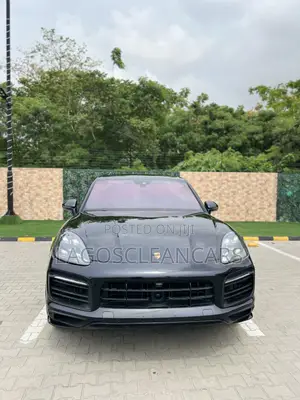 Porsche Cayenne GTS 2021 Black