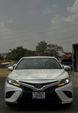 Toyota Camry 2018 White