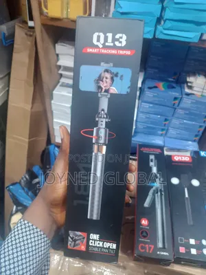 Q13 Trpod Stand