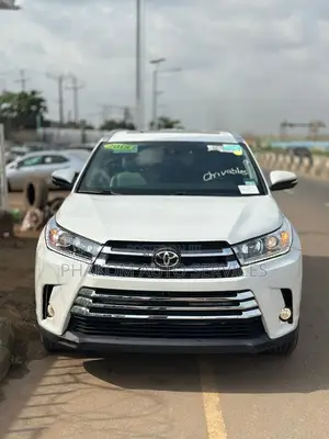 Toyota Highlander Limited 4x2 V6 (3.5L 6cyl 8A) 2018 White