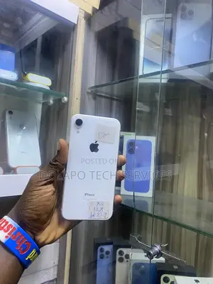 Apple iPhone XR 64 GB White