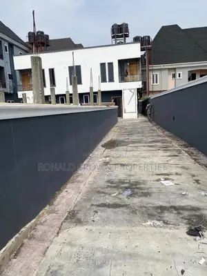 4bdrm Duplex in Ago Palace for sale