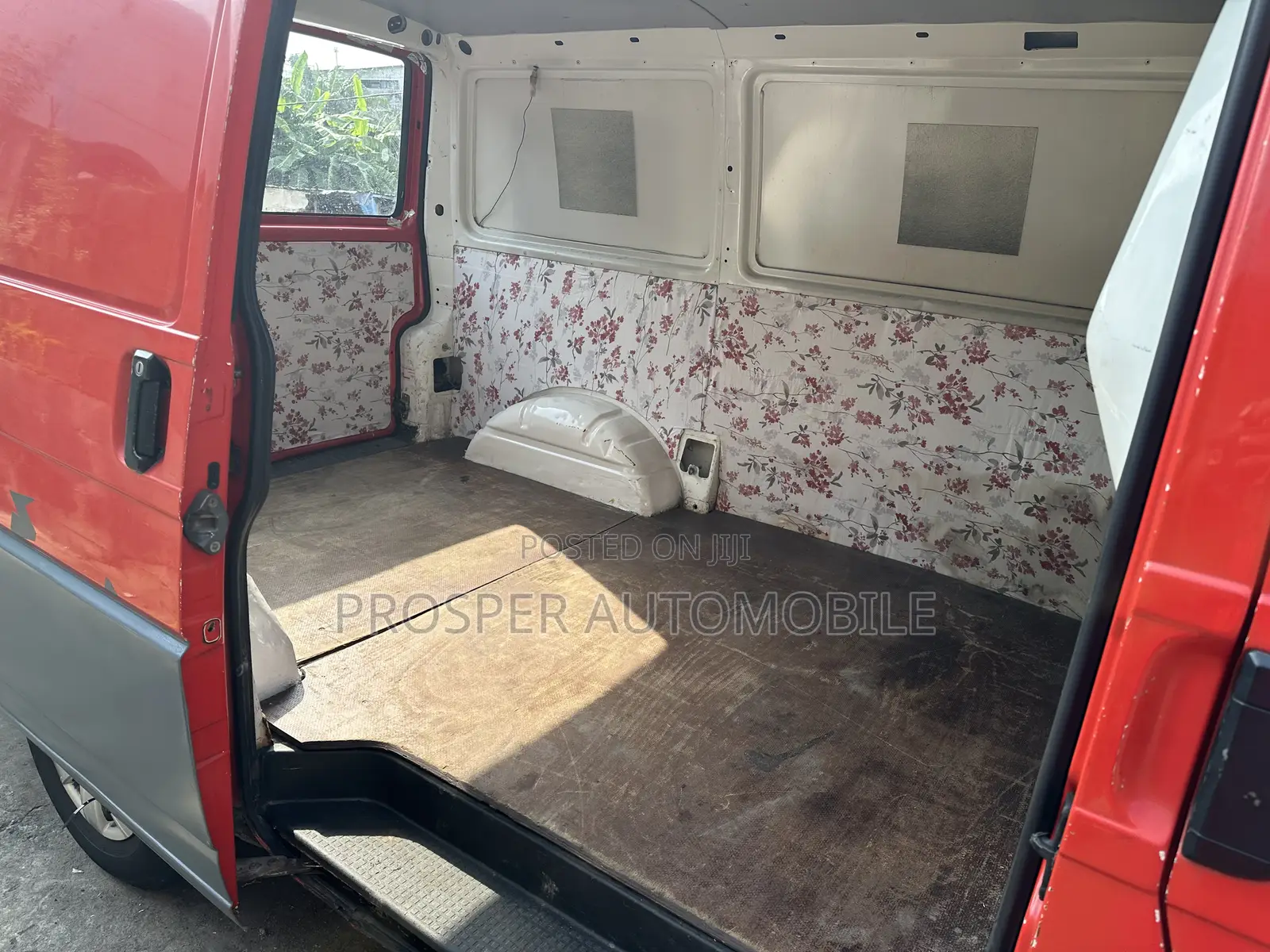 Volkswagen Transporter 2005 Red