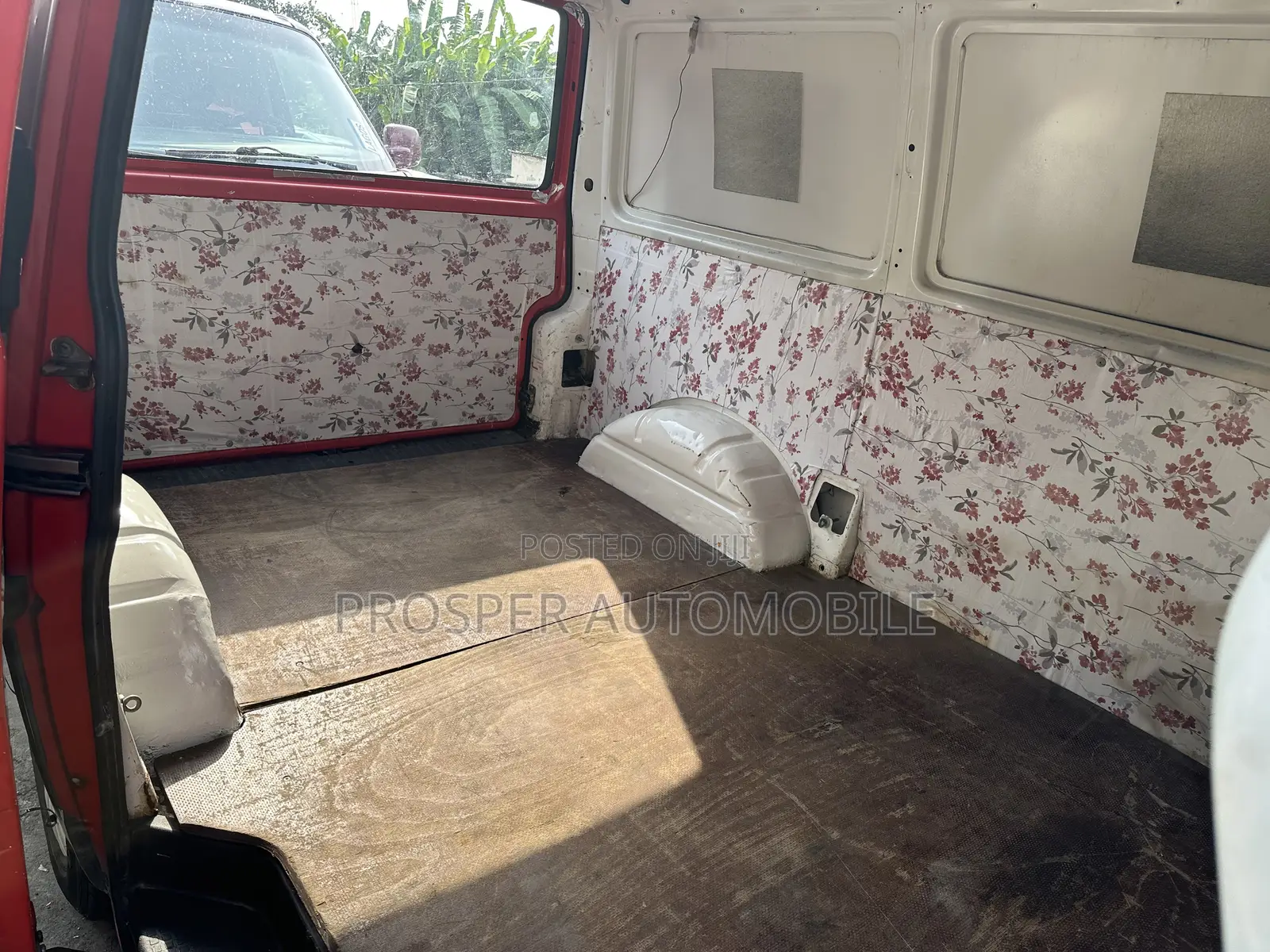 Volkswagen Transporter 2005 Red