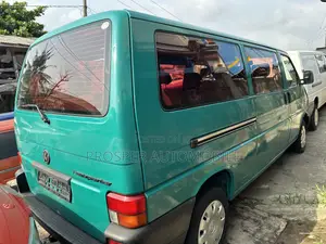 Volkswagen Transporter 2005 Green