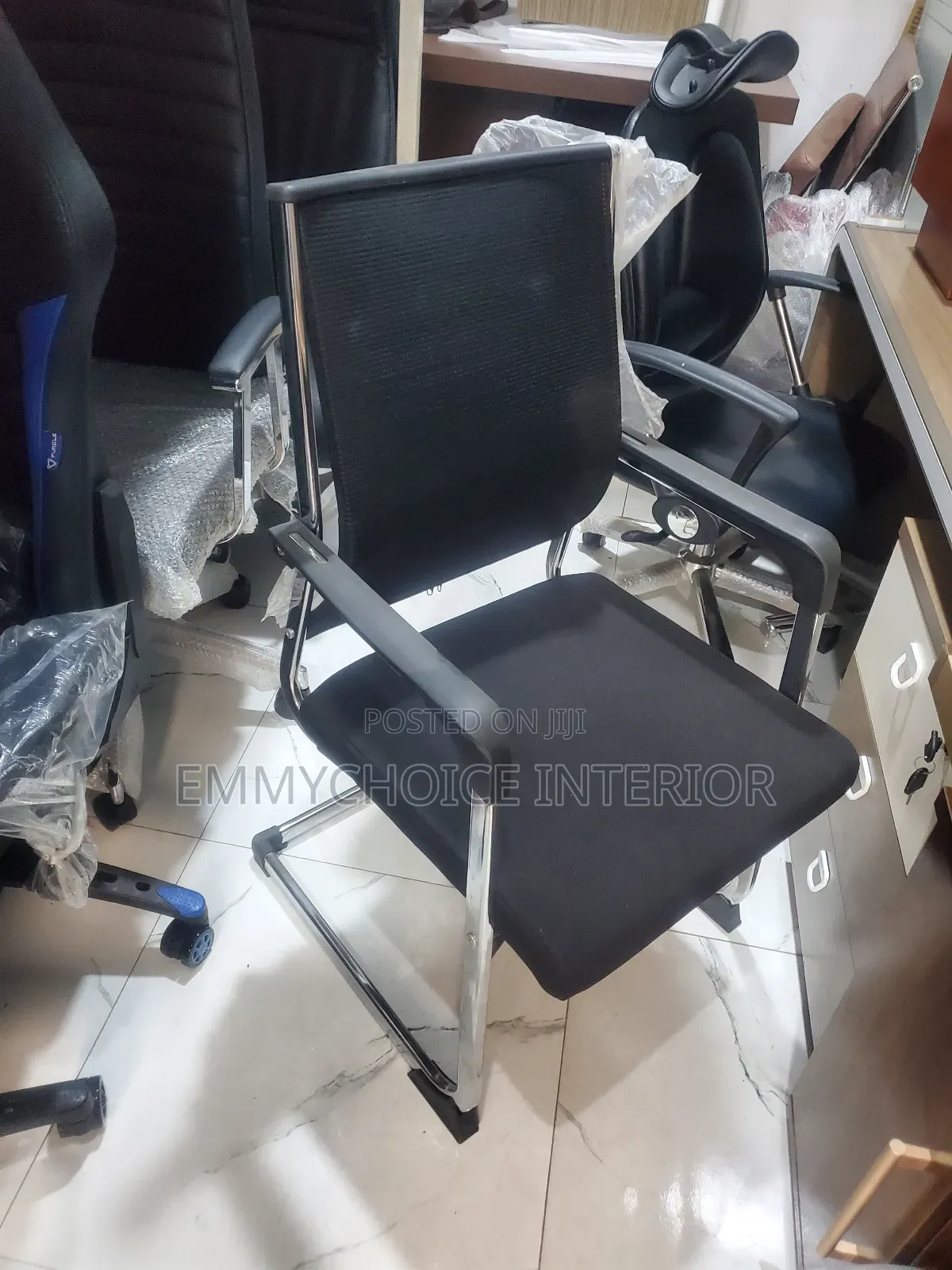 Italian Mesh Visitor Chair