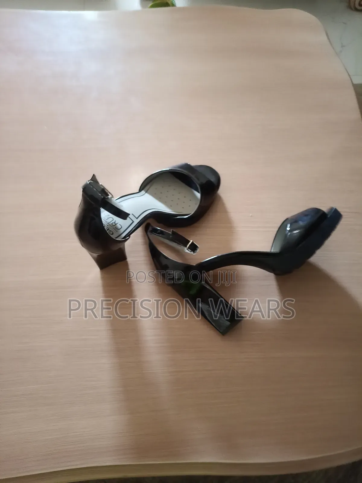 Ladies Shoe