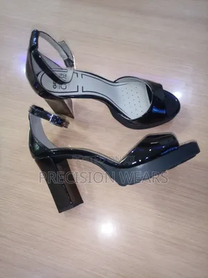 Ladies Shoe