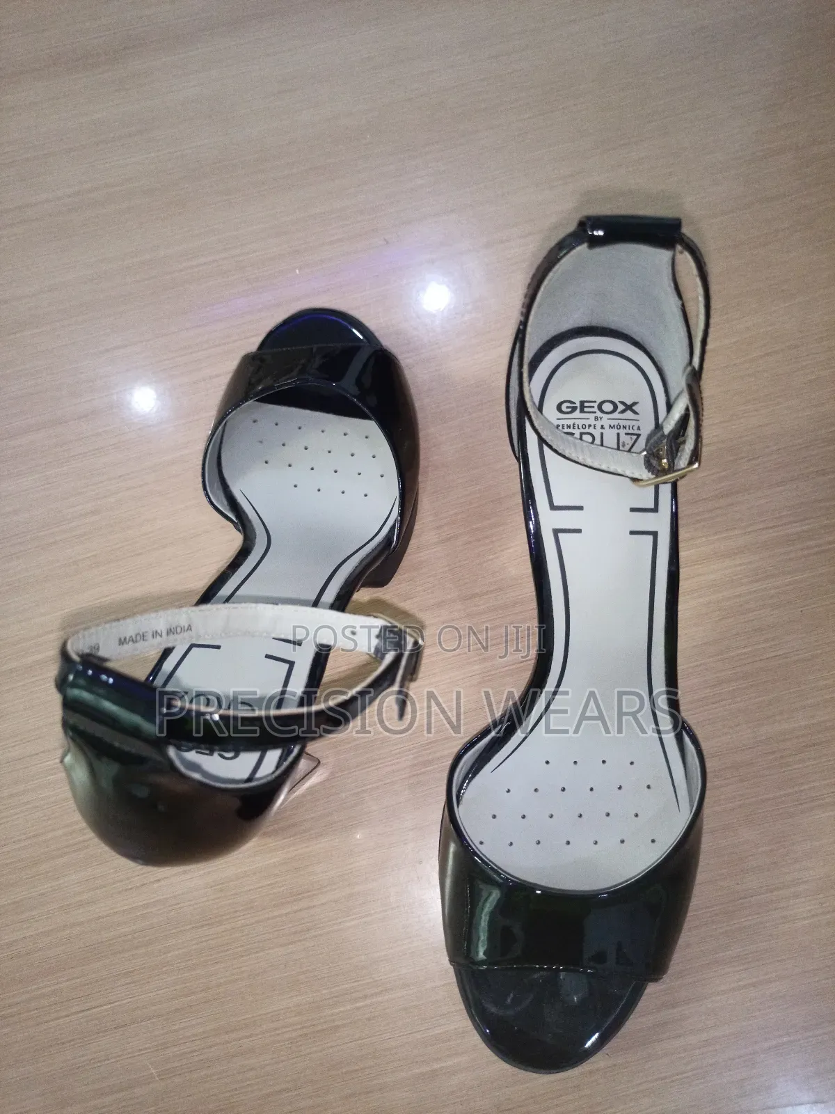 Ladies Shoe