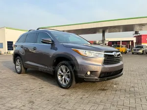 Toyota Highlander XLE 4dr SUV (3.5L 6cyl 6A) 2015 Brown