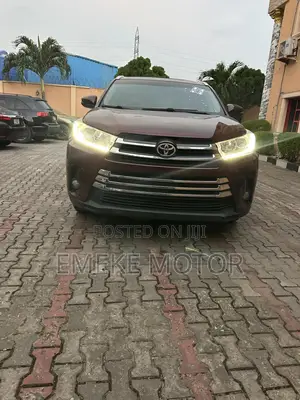 Toyota Highlander XLE 4dr SUV (3.5L 6cyl 6A) 2015 White