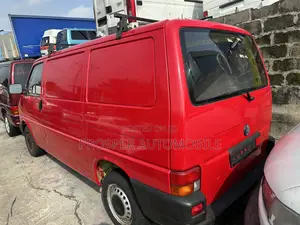 Volkswagen Transporter 2004 Red