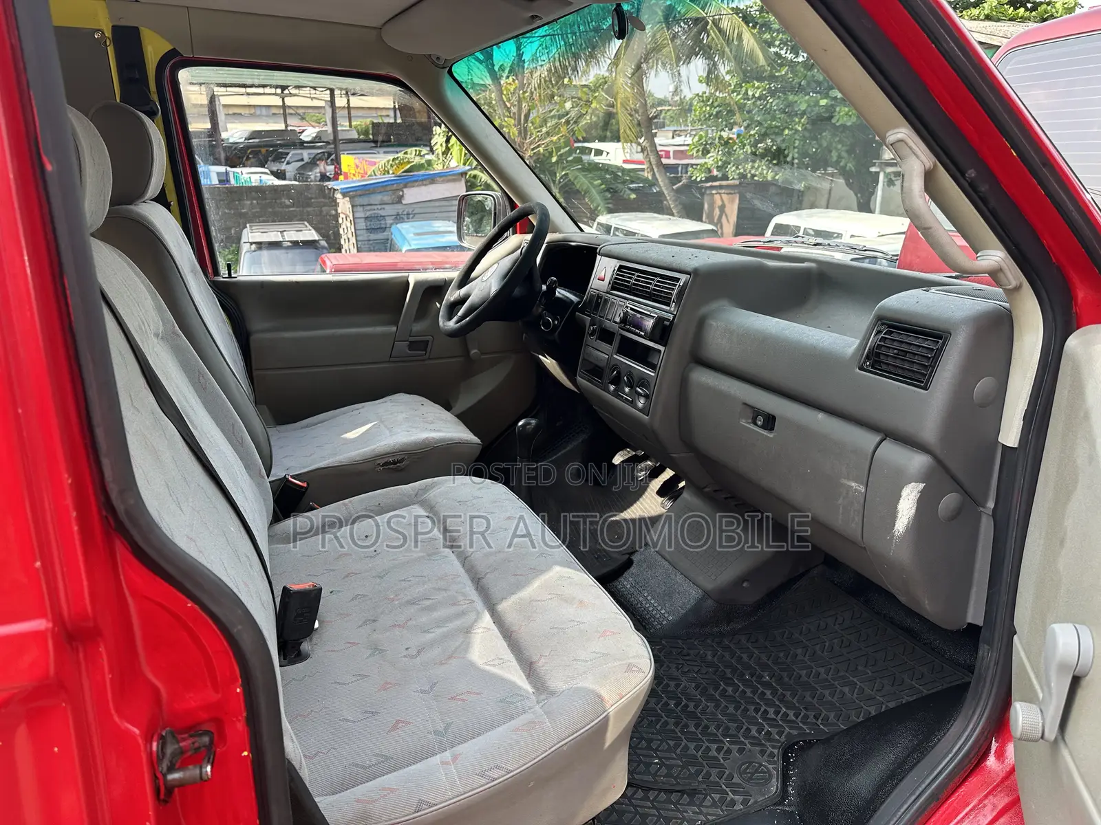 Volkswagen Transporter 2004 Red