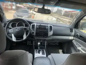 Toyota Tacoma Regular Cab Automatic 2012 Brown