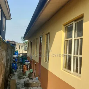 4bdrm Block of Flats in Ikorodu for sale