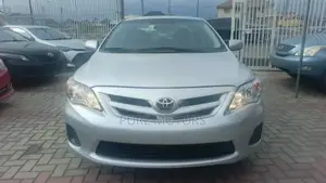 Toyota Corolla LE 4dr Sedan (1.8L 4cyl 4A) 2012 Silver