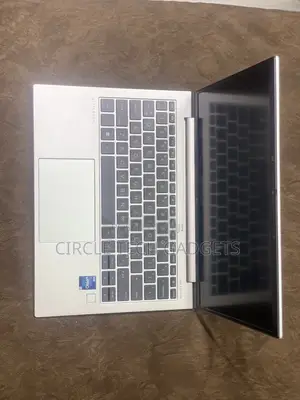 Laptop HP EliteBook 830 G9 16GB Intel Core I7 SSD 256GB