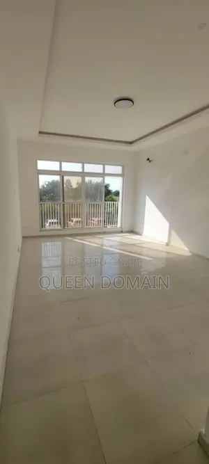 3bdrm Block of Flats in Western Foresore, Osapa london for rent