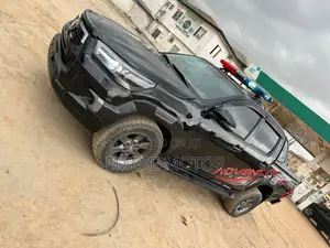 Toyota Hilux SR 4x4 2015 Black
