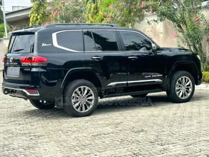 New Toyota Land Cruiser 2025 Black