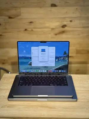 Laptop Apple MacBook Pro 2021 M1 16GB Apple M1 Pro SSD 512GB
