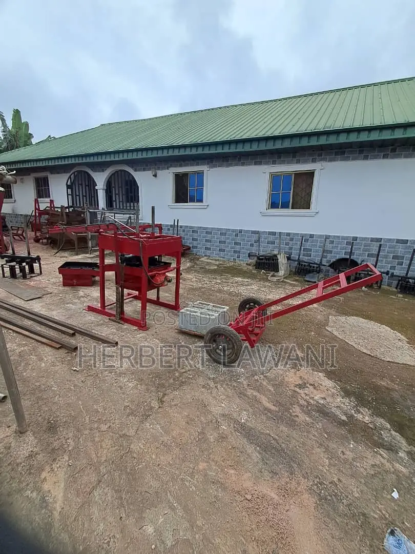 Concrete Blocks Moulding Machine