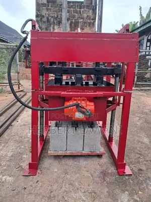 Concrete Blocks Moulding Machine