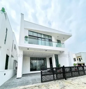 5bdrm Duplex in Chevron for sale