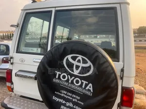 Toyota Land Cruiser 79 Series 2023 White